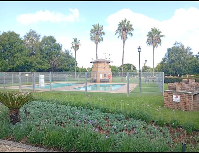 2 BEDROOM TOWNHOUSE FOR SALE IN EQUESTRIA